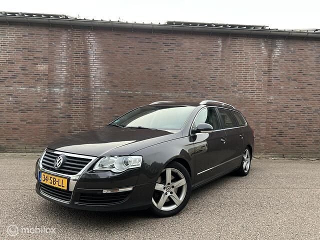 Zwart Gebruikt 2005 VW Passat Comfortline Stationwagen | € 1.290 (Eerlijke prijs) - Afbeelding 1/4