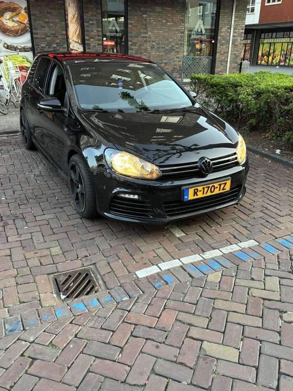 Zwart Gebruikt 2010 VW Golf VI Highline Stationwagen | € 5.995 (Iets duurder) - Afbeelding 1/4