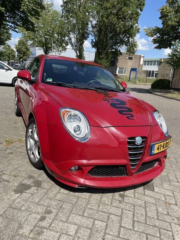 Rood Gebruikt 2009 Alfa Romeo MiTo Distinctive Hatchback | € 2.500 (Eerlijke prijs) - Afbeelding 1/4