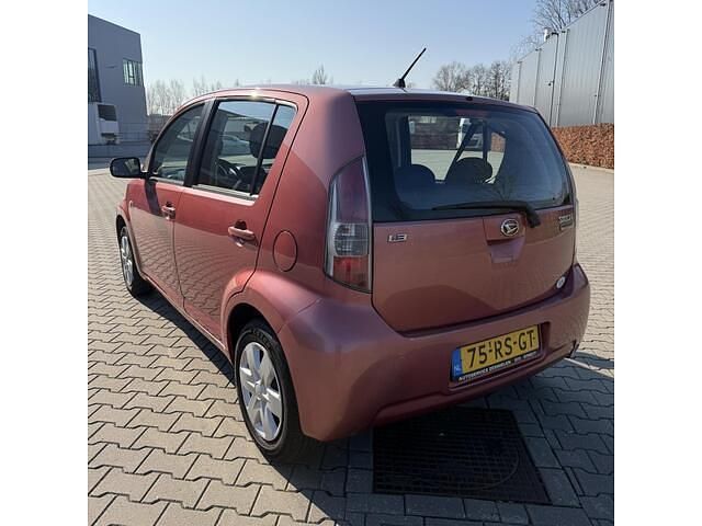 Occasion Daihatsu Sirion 87 PK (63 kW) 2005 Rood Hatchback