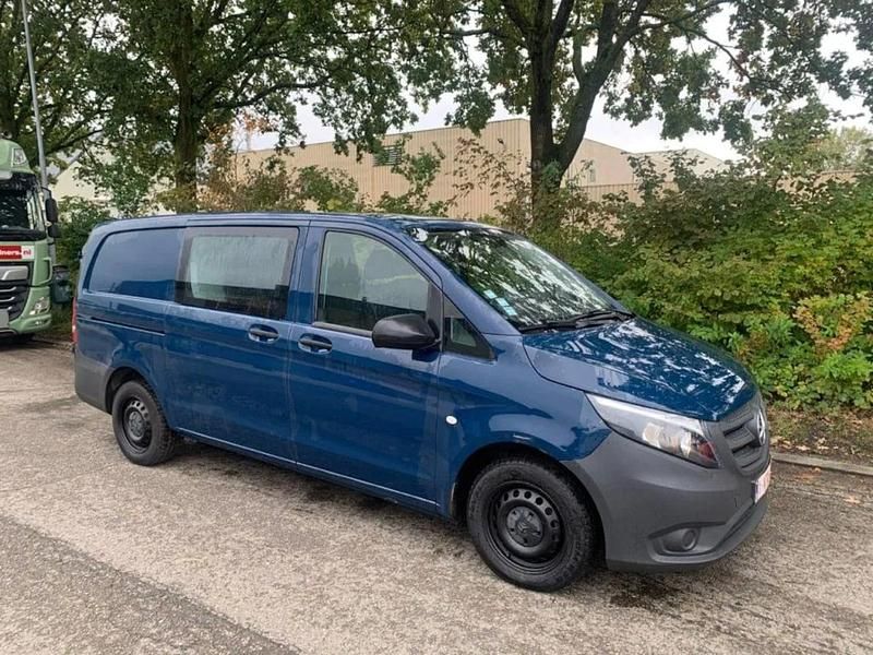 Blauw Gebruikt 2017 Mercedes Vito | € 9.900 - Afbeelding 1/4