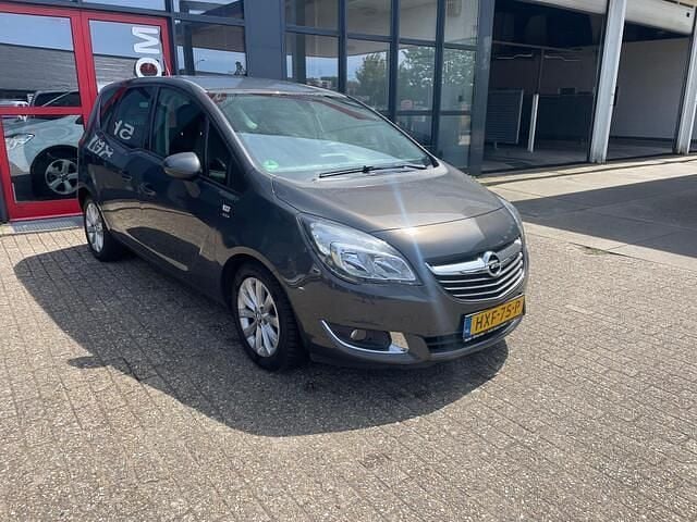 Grijs, metallic lak Gebruikt 2017 Opel Meriva MPV | € 11.749 (Goede deal) - Afbeelding 1/4
