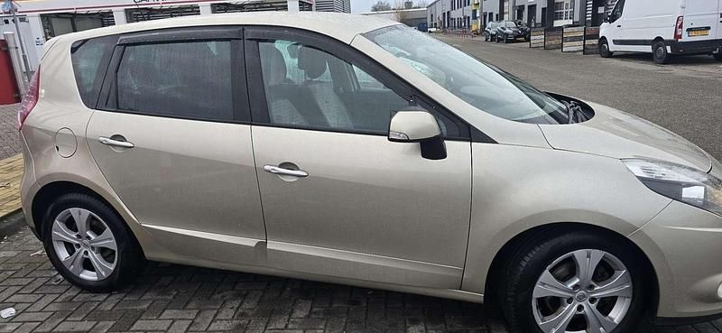 Occasion Renault Scénic III Dynamique 140 PK (102 kW) 2010 MPV