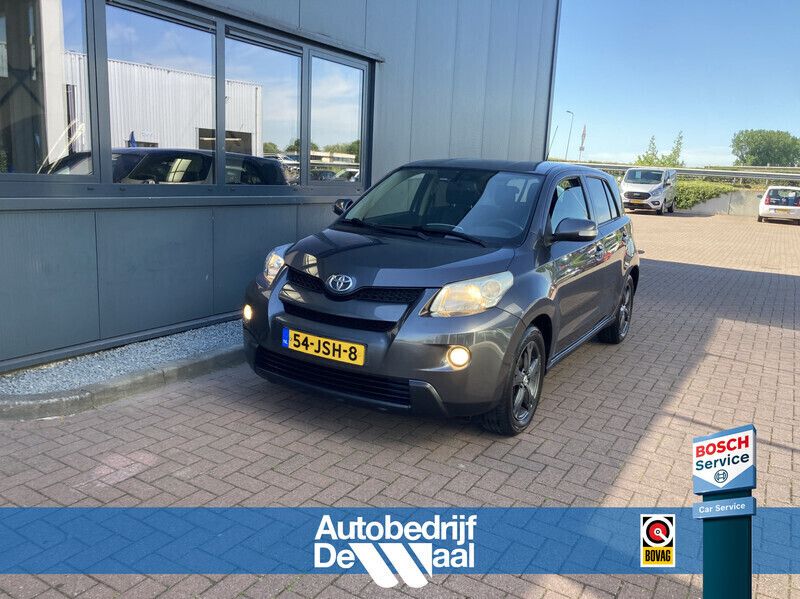 Grijs, metallic lak Gebruikt 2009 Toyota Urban Cruiser SUV | € 6.450 (Eerlijke prijs) - Afbeelding 1/4