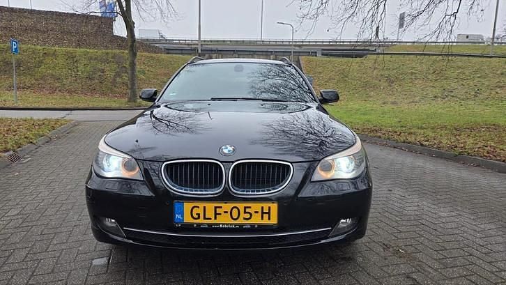 Occasion 2009 BMW 520 Stationwagen | € 6.850 (Eerlijke prijs) - Afbeelding 1/4