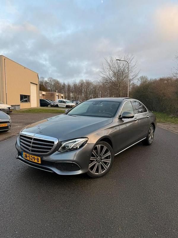 Gebruikt 2016 Mercedes E220 Sedan | € 17.500 (Iets duurder) - Afbeelding 1/4