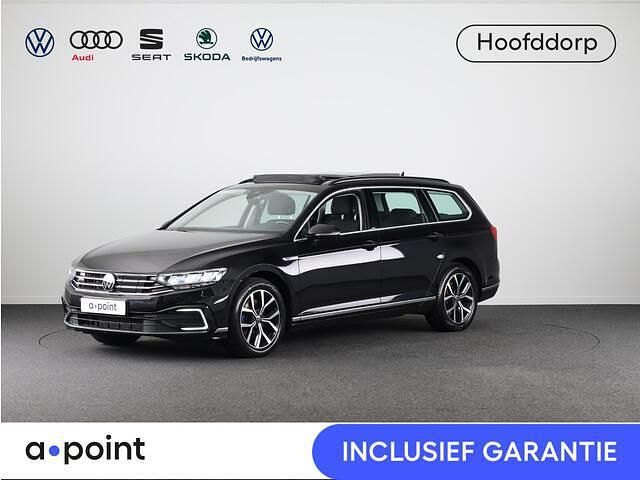 Zwart, metallic lak Gebruikt 2022 VW Passat Business Stationwagen | € 27.449 (Eerlijke prijs) - Afbeelding 1/4