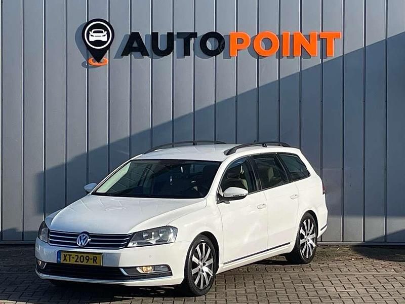 Wit Occasion 2013 VW Passat Highline Stationwagen | € 6.799 (Goede deal) - Afbeelding 1/4