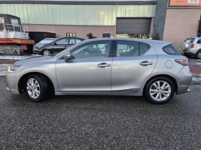 Occasion Lexus CT200h Executive Line 99 PK (72 kW) 2016 Grijs (metallic) Hatchback