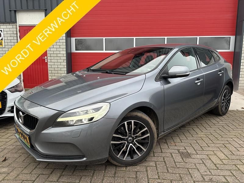 Grijs Gebruikt 2017 Volvo V40 Hatchback | € 14.839 (Goede deal) - Afbeelding 1/4