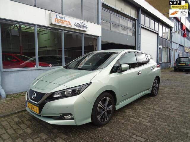 Grijs, metallic lak Gebruikt 2018 Nissan Leaf Hatchback | € 12.950 - Afbeelding 1/4