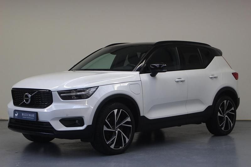 Wit Gebruikt 2021 Volvo XC40 R-Design SUV | € 31.950 (Eerlijke prijs) - Afbeelding 1/4