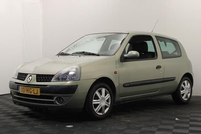 Groen Occasion 2001 Renault Clio II Expression Hatchback | € 1.350 (Eerlijke prijs) - Afbeelding 1/4