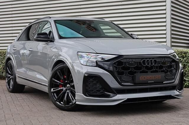 Grijs Nieuw 2025 Audi Q8 Ambiente SUV | € 154.950 (Duur) - Afbeelding 1/4