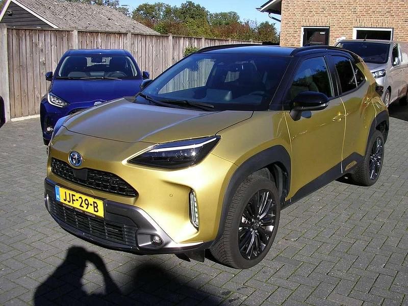 Geel Gebruikt 2023 Toyota Yaris Hybrid Hatchback | € 27.000 (Eerlijke prijs) - Afbeelding 1/4