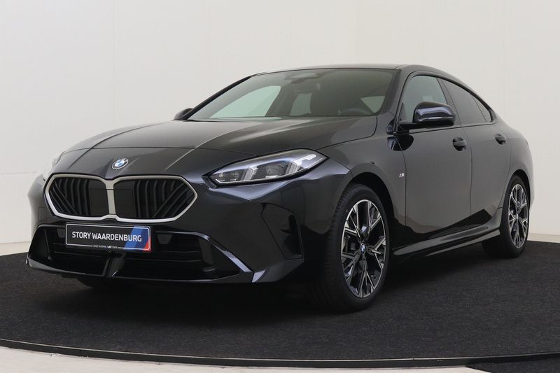 Zwart Nieuw 2025 BMW 220 Comfort Edition Coupé | € 55.196 (Eerlijke prijs) - Afbeelding 1/4