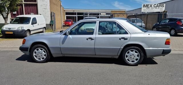 Occasion Mercedes E230 132 PK (97 kW) 1991 Grijs Sedan