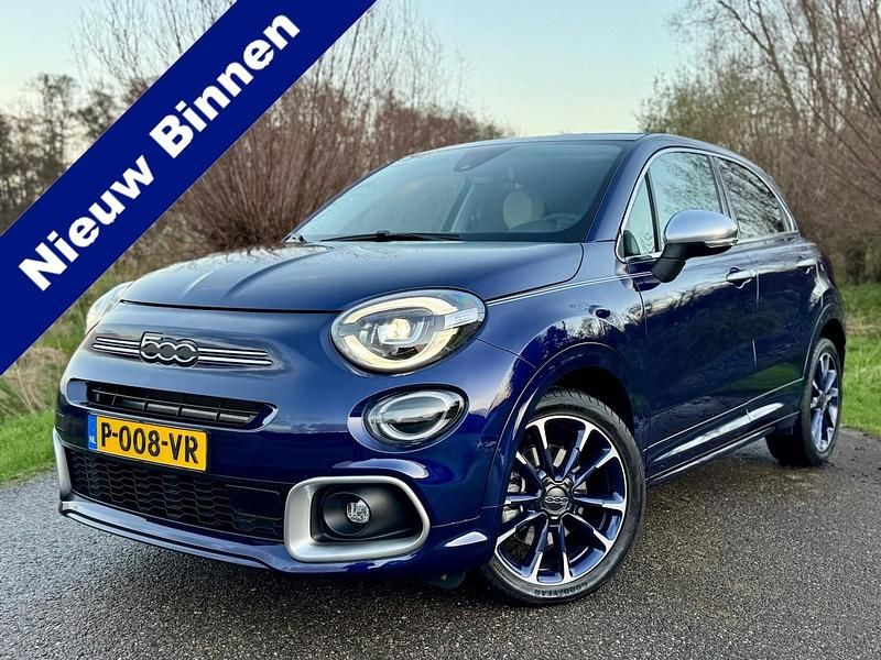 Blauw (metallic) Gebruikt 2022 Fiat 500 Club Cabriolet | € 24.950 - Afbeelding 1/4