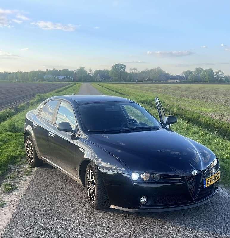 Zwart Gebruikt 2009 Alfa Romeo 159 Sedan | € 2.950 - Afbeelding 1/4