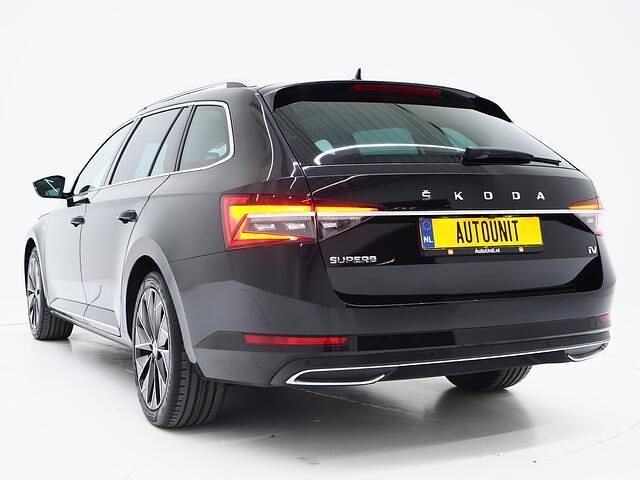 Occasion Skoda Superb LAURIN & KLEMENT 218 PK (160 kW) 2022 Zwart (metallic) Stationwagen