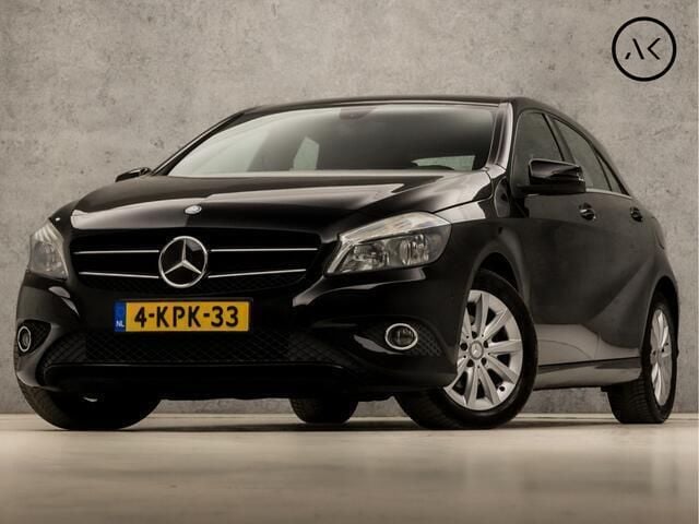 Zwart Gebruikt 2012 Mercedes A180 Ambition Hatchback | € 8.945 (Iets duurder) - Afbeelding 1/4