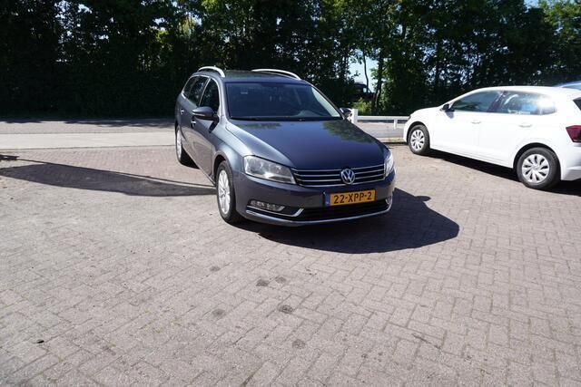 Grijs Gebruikt 2012 VW Passat Comfortline Stationwagen | € 9.444 (Duur) - Afbeelding 1/4