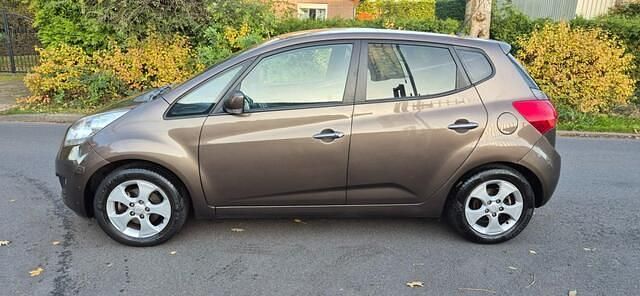 Bruin (metallic) Gebruikt 2013 Kia Venga Hatchback | € 10.750 (Eerlijke prijs) - Afbeelding 1/4