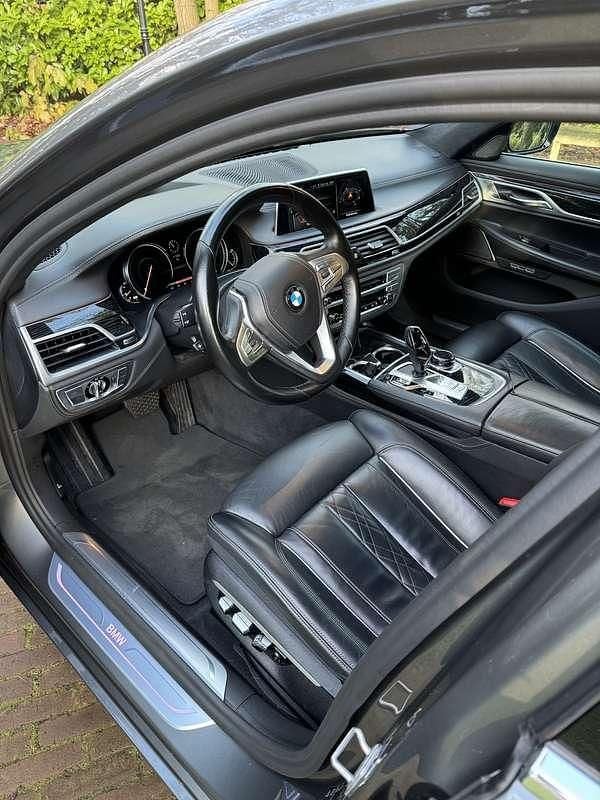 Occasion BMW 750 449 PK (330 kW) 2017 Grijs Sedan