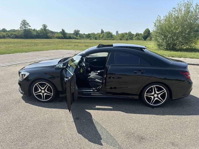Zwart Gebruikt 2016 Mercedes CLA180 Business Sedan | € 18.500 - Afbeelding 1/4