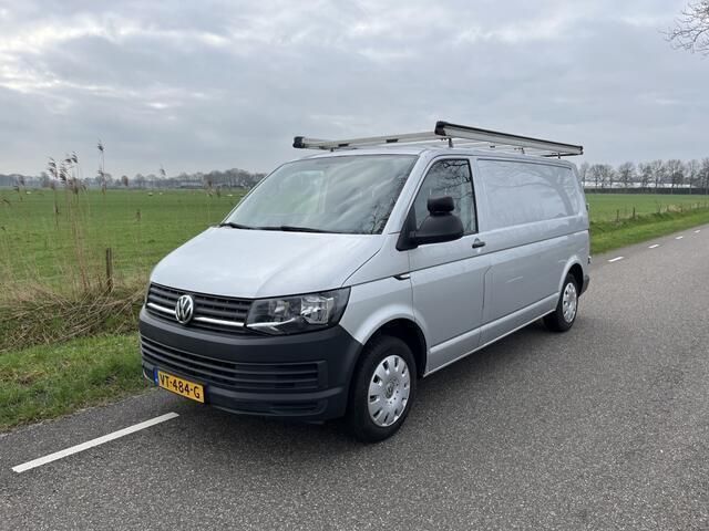 Grijs Gebruikt 2016 VW T6 Comfortline Van | € 18.450 (Duur) - Afbeelding 1/4