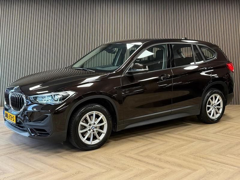 Bruin Gebruikt 2020 BMW X1 Executive SUV | € 22.900 (Goede deal) - Afbeelding 1/4