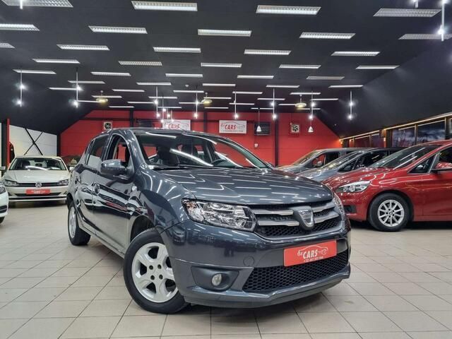 Grijs Gebruikt 2016 Dacia Sandero Celebration Hatchback | € 6.950 - Afbeelding 1/4
