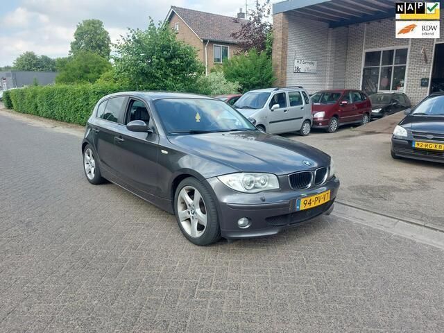 Grijs Gebruikt 2005 BMW 120 Executive Hatchback | € 1.899 (Super prijs) - Afbeelding 1/4