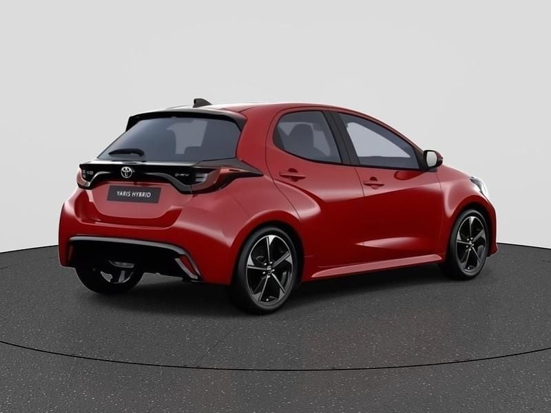 Occasion Toyota Yaris Executive 131 PK (96 kW) 2025 Rood Hatchback