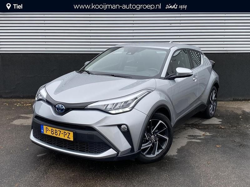 Grijs Occasion 2022 Toyota C-HR SUV | € 25.599 (Eerlijke prijs) - Afbeelding 1/4