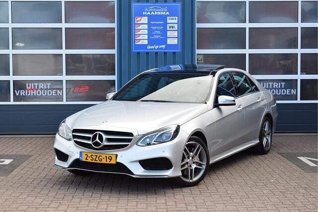 Grijs Gebruikt 2014 Mercedes E350 Ambition Sedan | € 21.350 (Eerlijke prijs) - Afbeelding 1/4