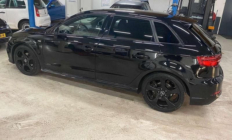 Zwart Occasion 2019 Audi A3 Hatchback | € 21.750 (Eerlijke prijs) - Afbeelding 1/4