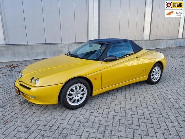 Geel Gebruikt 1999 Alfa Romeo Spider Cabriolet | € 10.950 (Duur) - Afbeelding 1/4