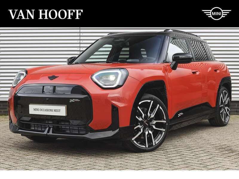 Rood Gebruikt 2024 Mini Cooper Hatchback | € 46.950 - Afbeelding 1/4
