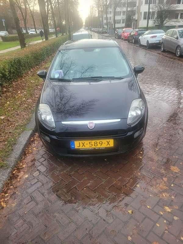 Zwart Occasion 2011 Fiat Punto Business MPV | € 2.600 (Eerlijke prijs) - Afbeelding 1/3