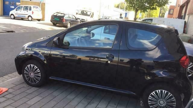 Zwart Gebruikt 2007 Toyota Aygo Hatchback | € 2.700 (Duur) - Afbeelding 1/4