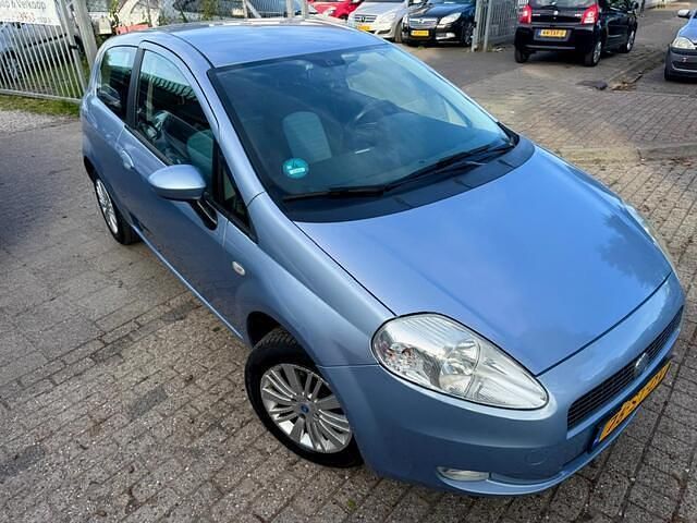 Blauw Occasion 2006 Fiat Grande Punto Hatchback | € 1.650 (Eerlijke prijs) - Afbeelding 1/4