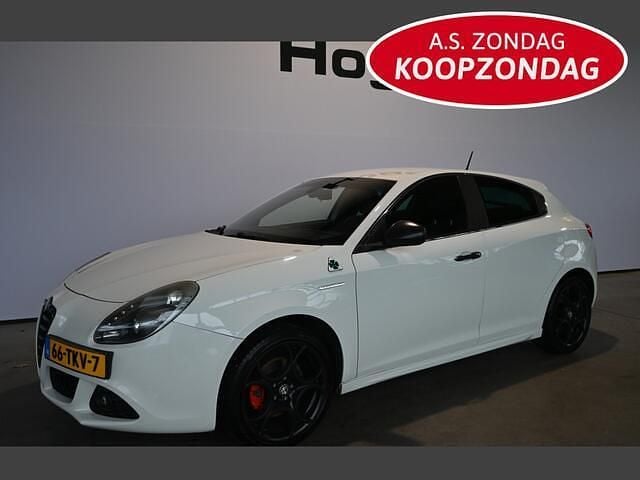 Occasion Alfa Romeo Giulietta Distinctive 170 PK (125 kW) 2012 Wit Hatchback