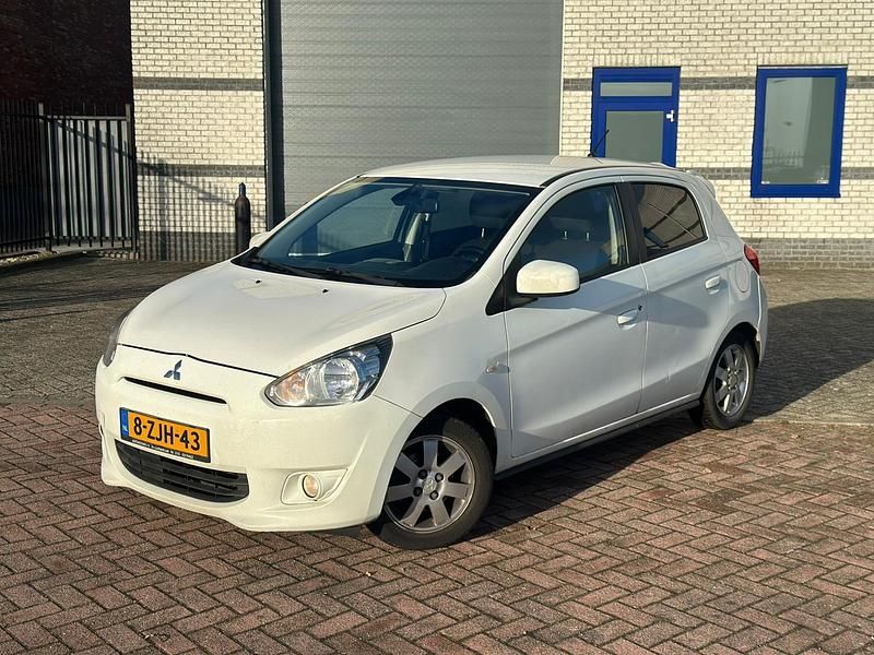 Wit Gebruikt 2015 Mitsubishi Space Star Hatchback | € 4.945 (Eerlijke prijs) - Afbeelding 1/4