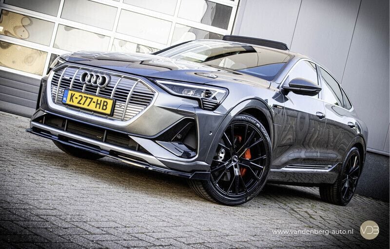 Grijs Gebruikt 2020 Audi e-tron S-Line SUV | € 29.225 (Eerlijke prijs) - Afbeelding 1/4