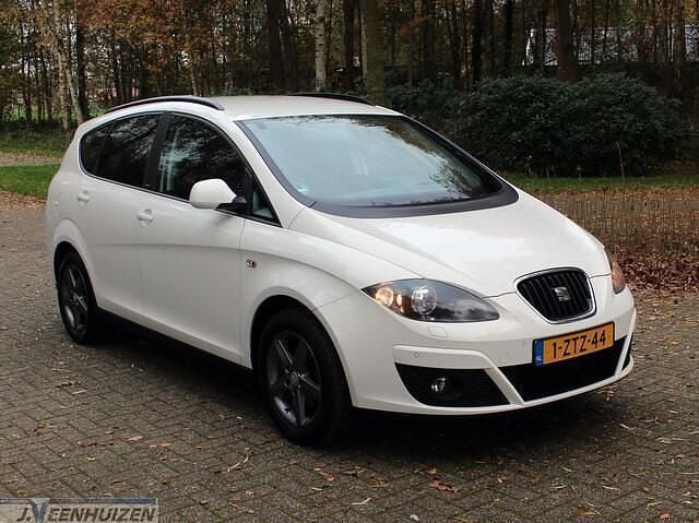 Wit Gebruikt 2015 Seat Altea XL I-Tech MPV | € 6.899 (Eerlijke prijs) - Afbeelding 1/4