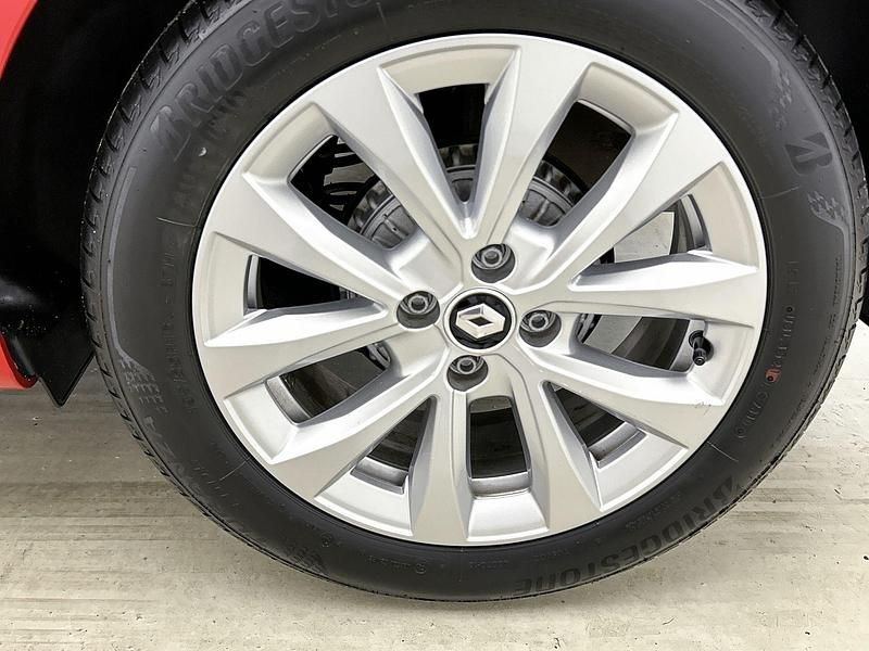 Occasion Renault Clio V Intens 91 PK (66 kW) 2022 Rood Hatchback