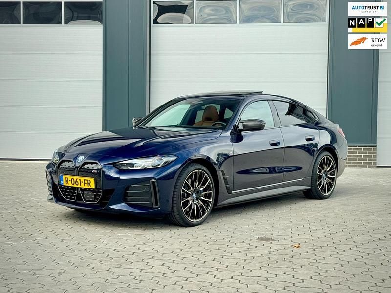 Blauw Gebruikt 2022 BMW i4 Executive Sedan | € 48.940 (Eerlijke prijs) - Afbeelding 1/4