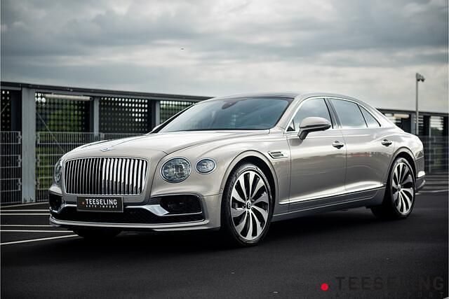 Grijs Gebruikt 2021 Bentley Flying Spur Sedan | € 189.950 - Afbeelding 1/4
