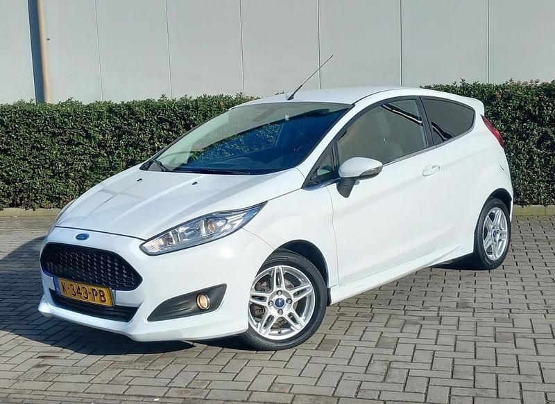 Occasion Ford Fiesta Titanium 101 PK (74 kW) 2013 Wit Hatchback